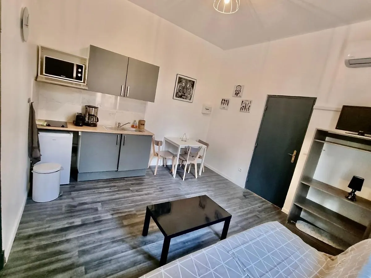 Les Saules - Avignon Studio Centre Ville Gare 0*,  Francia